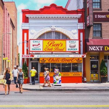 millgrimage-people-crossing-u-st-in-front-of-bens-chili-bowl-bens-next-door-summer-day_mydccool millgrimage-people-crossing-u-st-in-front-of-bens-chili-bowl-bens-next-door-summer-day_mydccool